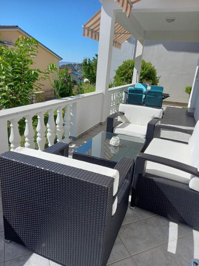 Apartman Katica Banjol Exterior foto