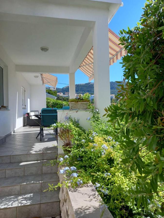 Apartman Katica Banjol Exterior foto