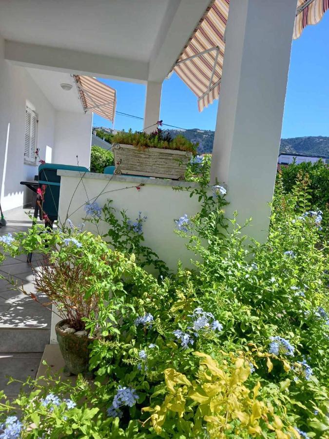 Apartman Katica Banjol Exterior foto
