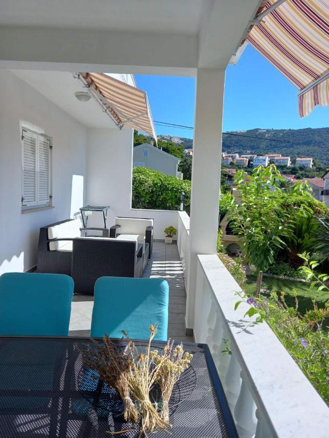 Apartman Katica Banjol Exterior foto