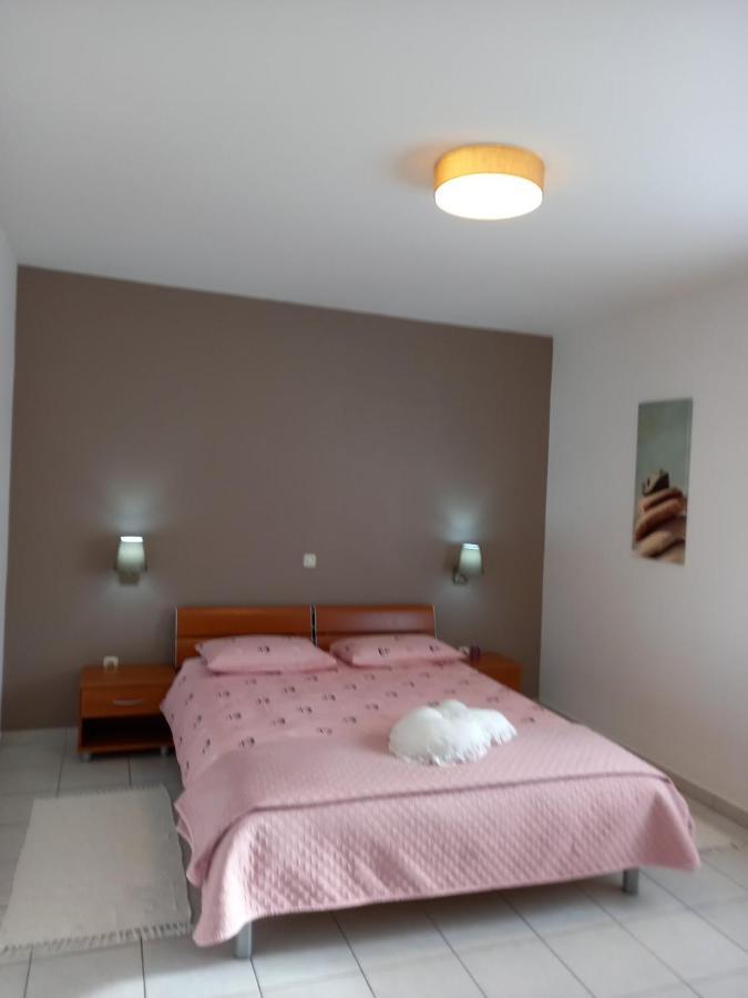 Apartman Katica Banjol Exterior foto
